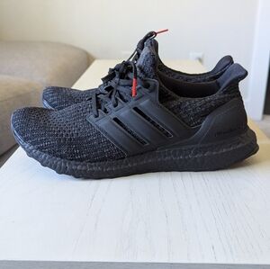 Men's Adidas Boost, black size 10